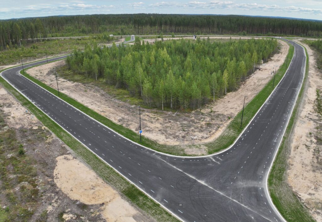 Välikankaan teollisuusalueen laajennusosa Polvijärven tien suuntaan ilmakuvana