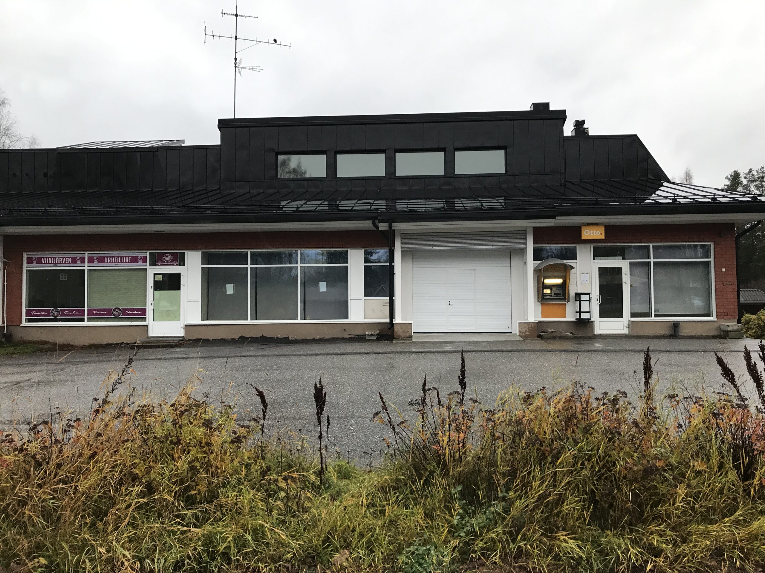 Liike-/toimi­ti­laa Viini­jär­vellä
